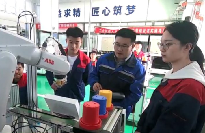精品久久久久久无码中文字幕一区